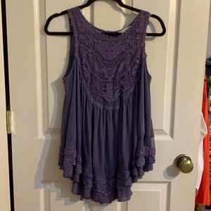 SUPER CUTE NWOT ALTERD STATE TOP